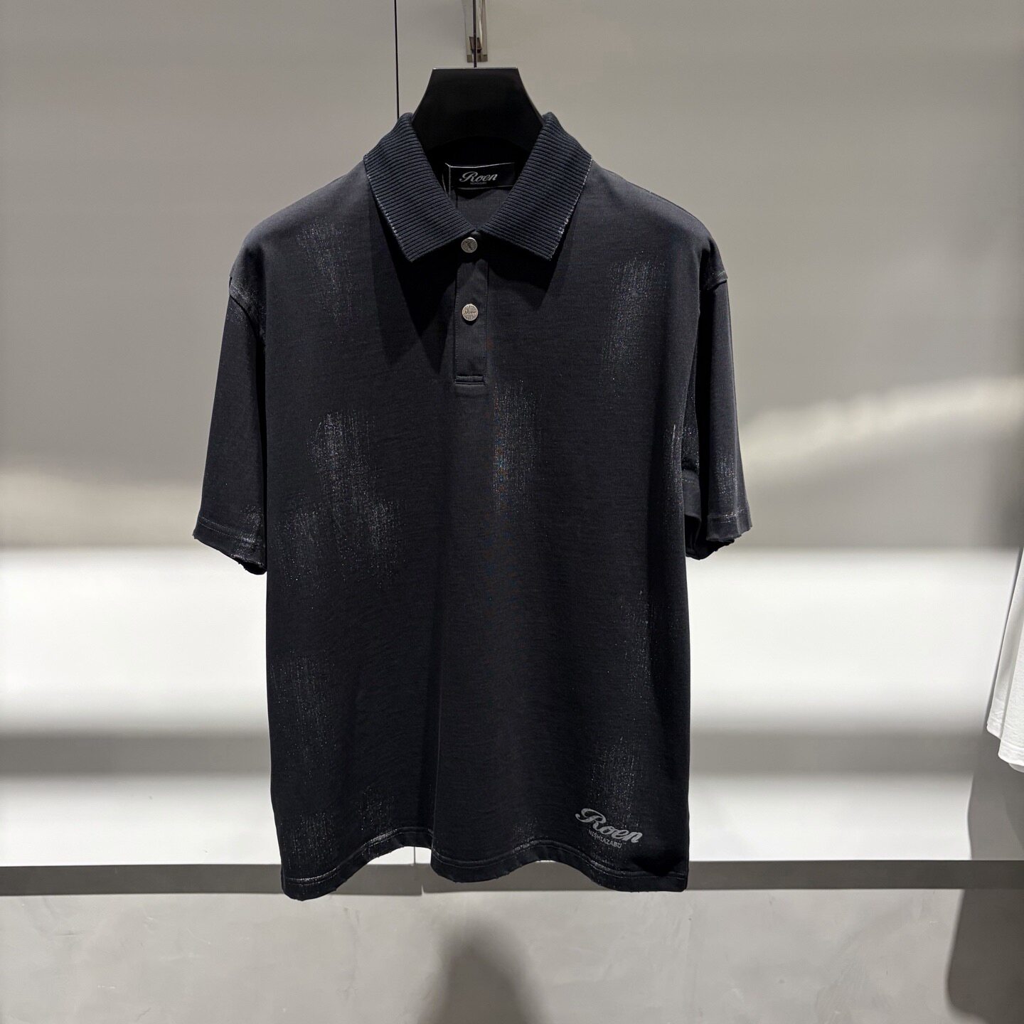 ROEN 26春夏新款logo字母印花银色涂层男士翻领短袖POLO衫
