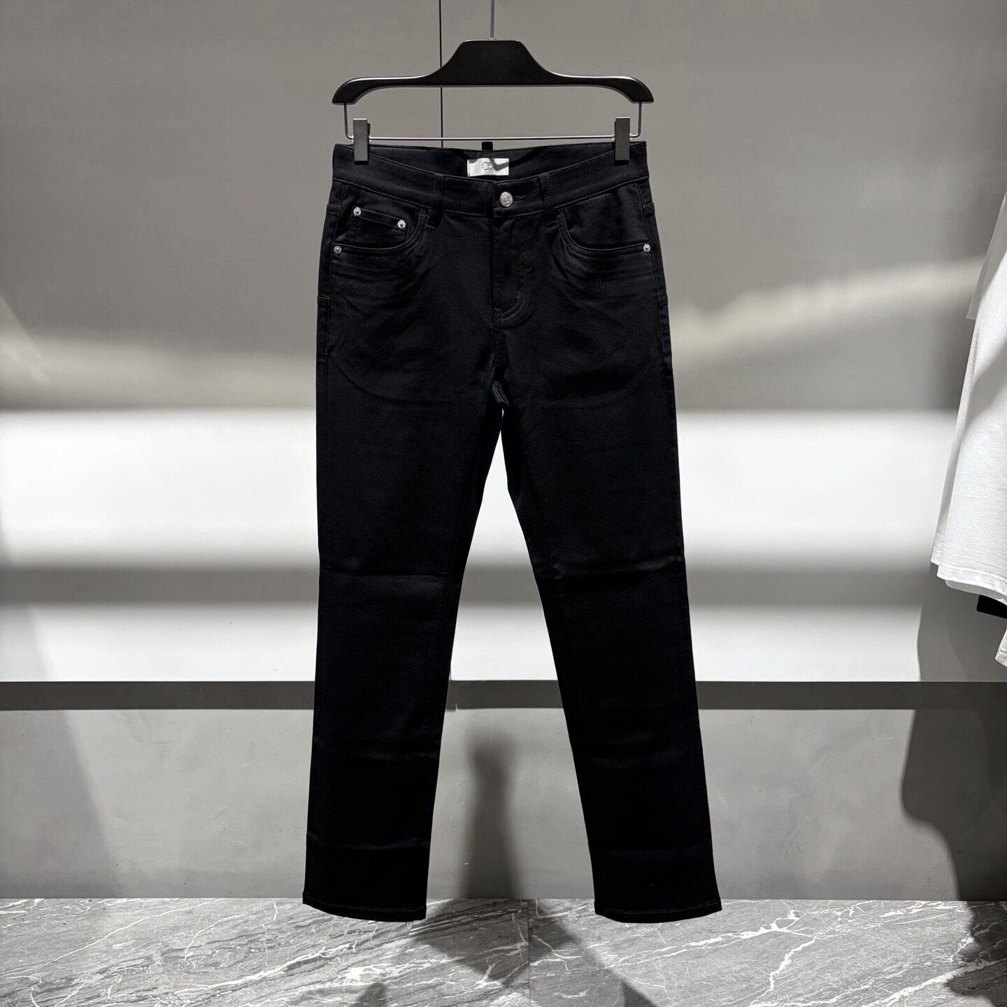 CDHOMME 26春夏新款小标logo字母刺绣男士黑色牛仔裤 610885