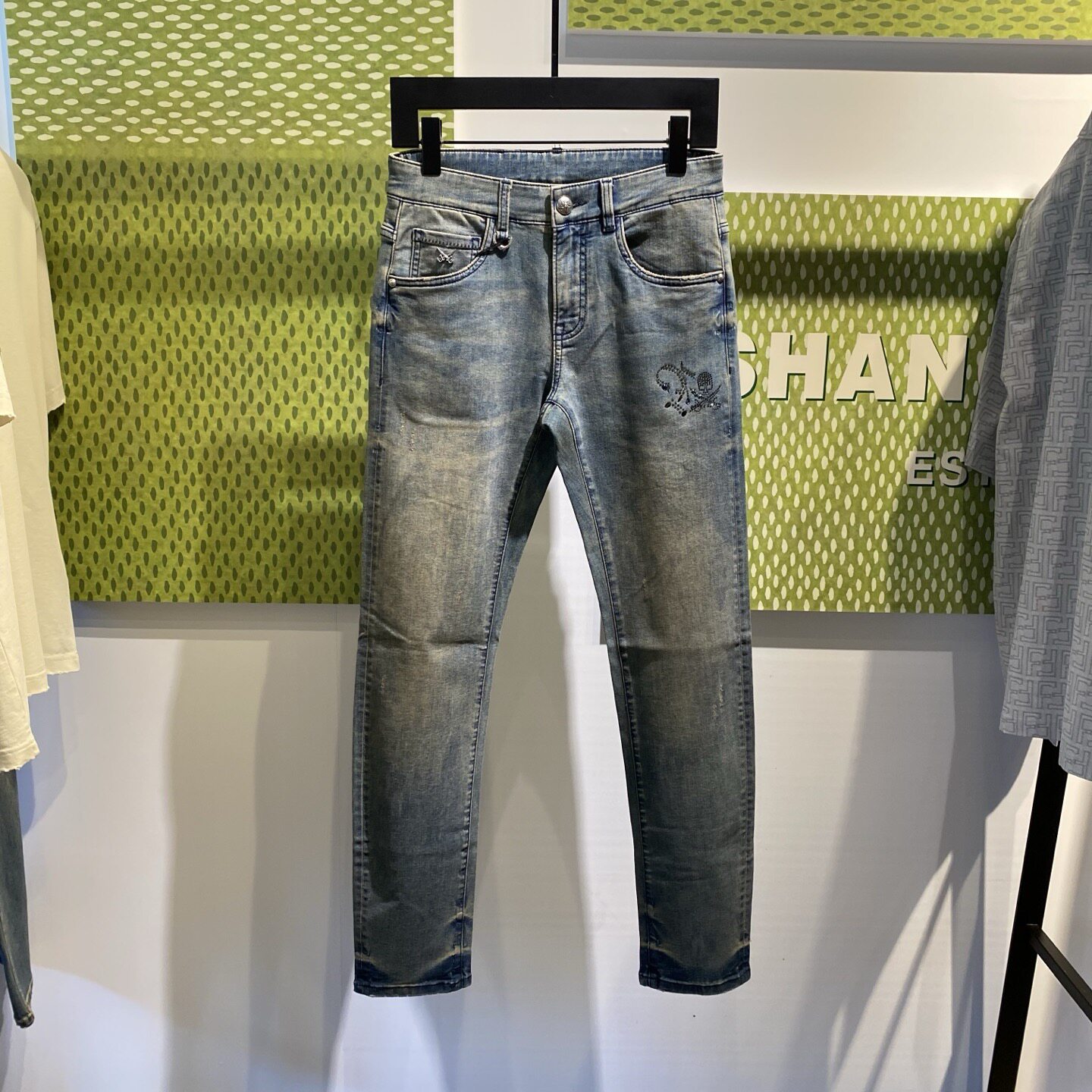 Dartin Bonaparto 春夏双刀骷髅头logo字母烫钻刺绣男士牛仔裤