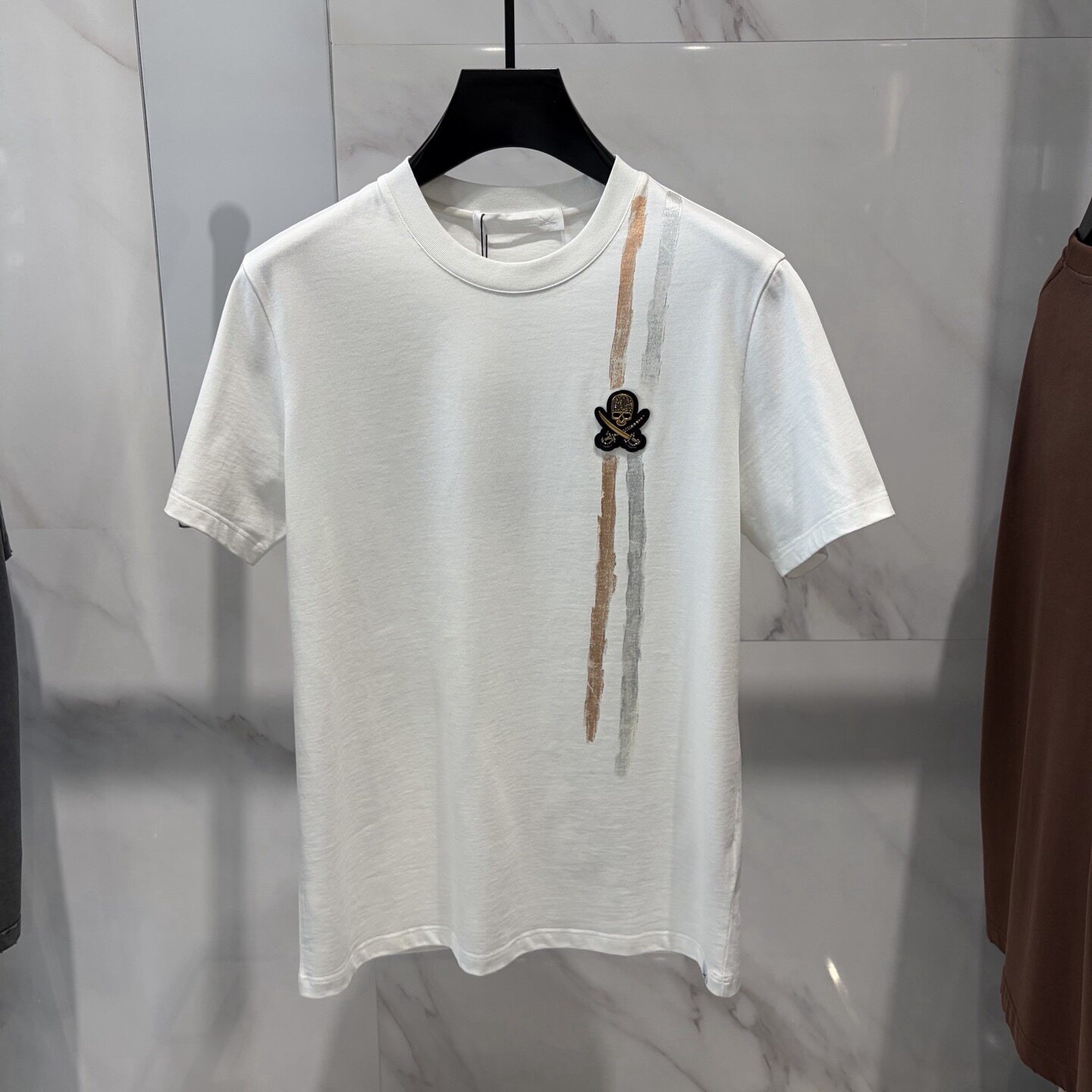 Dartin Bonaparto 春夏款金属双刀骷髅头贴布烫钻印花男士短袖T恤