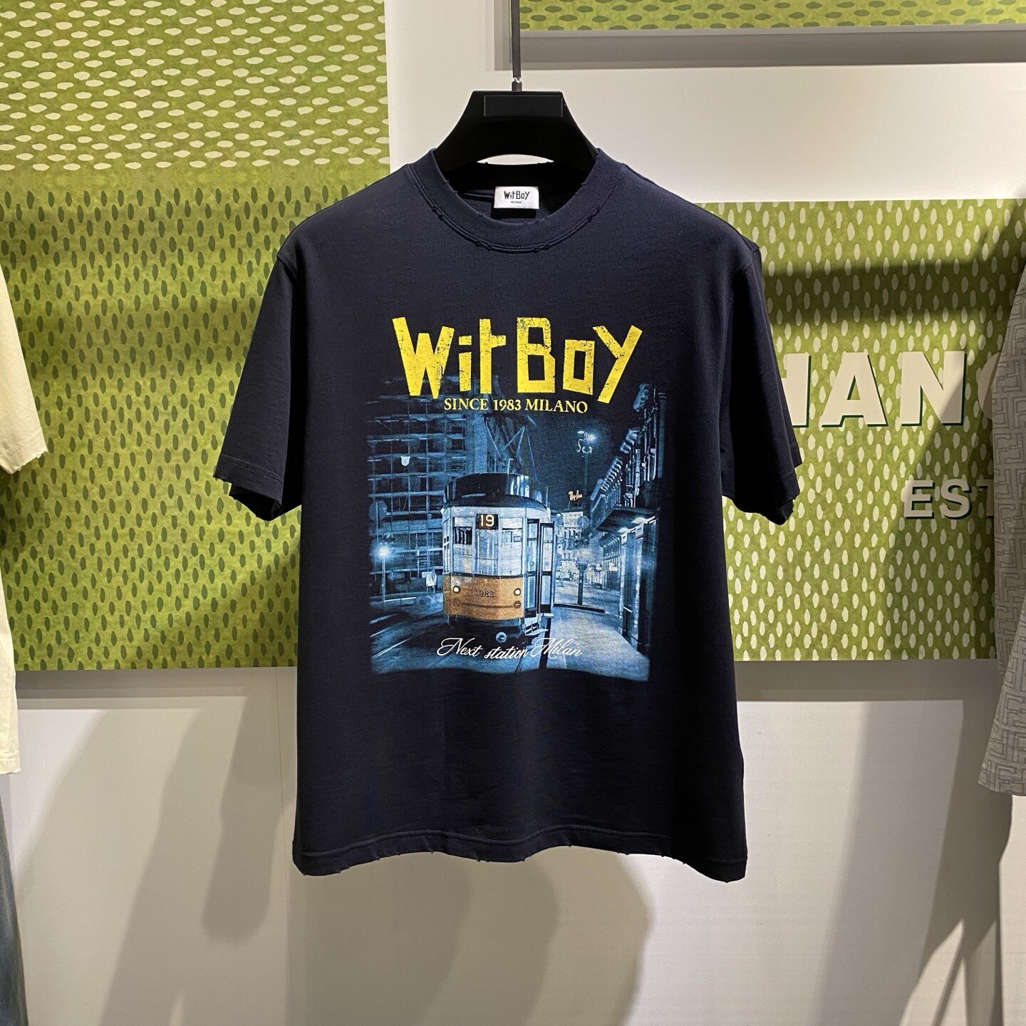 Wit Boy 26春夏新款logo字母有轨电车印花时尚破坏男士短袖T恤