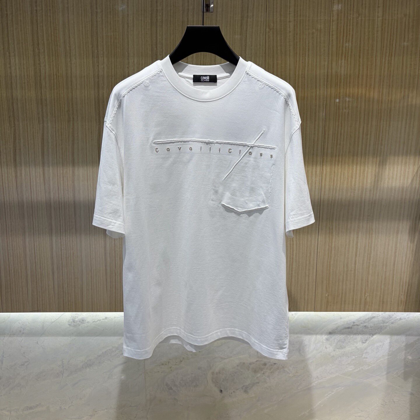 Cavalli Class 26春夏logo字母绣花针刺绣破坏男士圆领短袖T恤