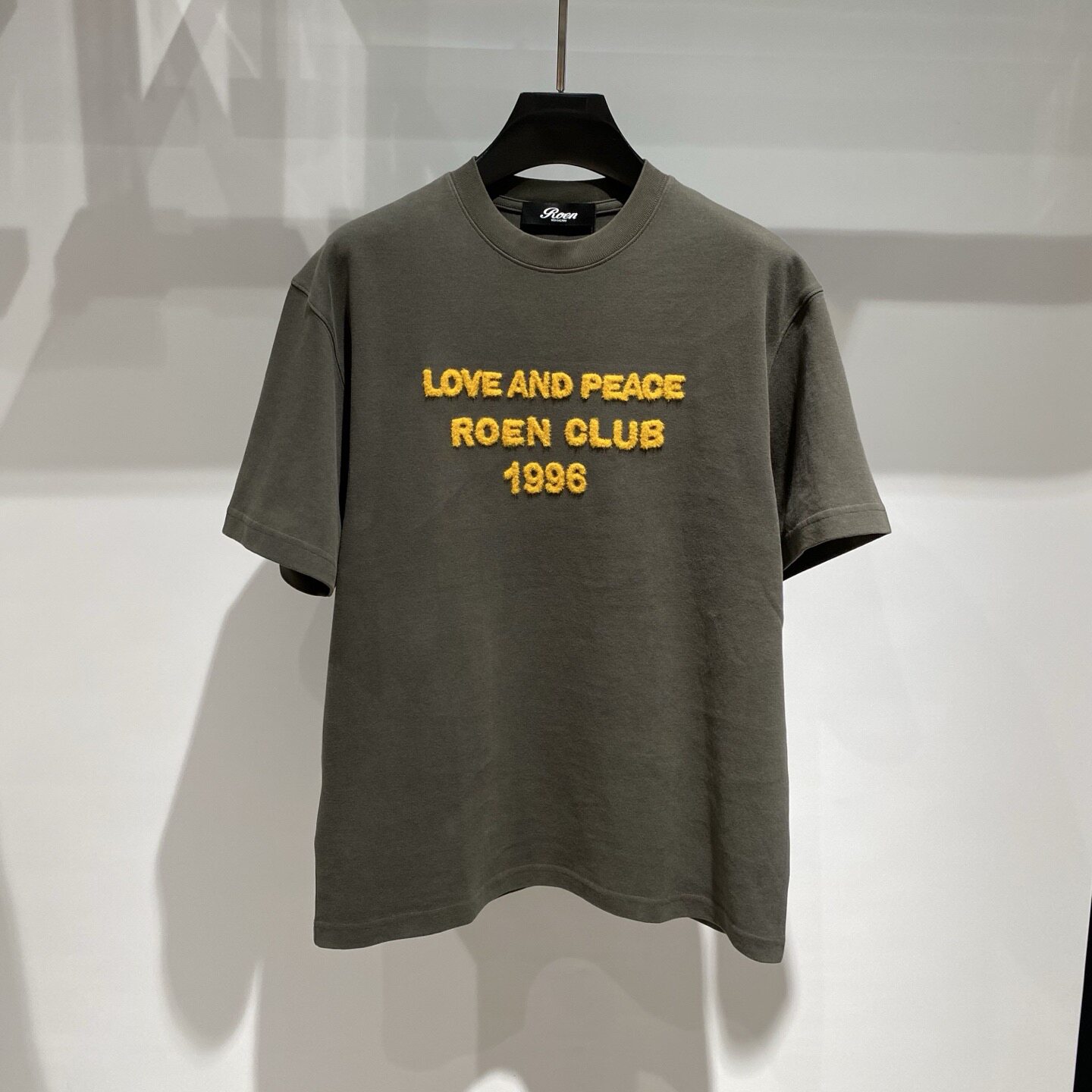 ROEN男装 26秋冬新款logo字母标语刺绣男士圆领短袖T恤 615059