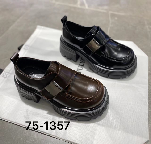 诗路花语女鞋2024新欧洲站真皮厚底松糕乐福鞋英伦风单鞋75-1357