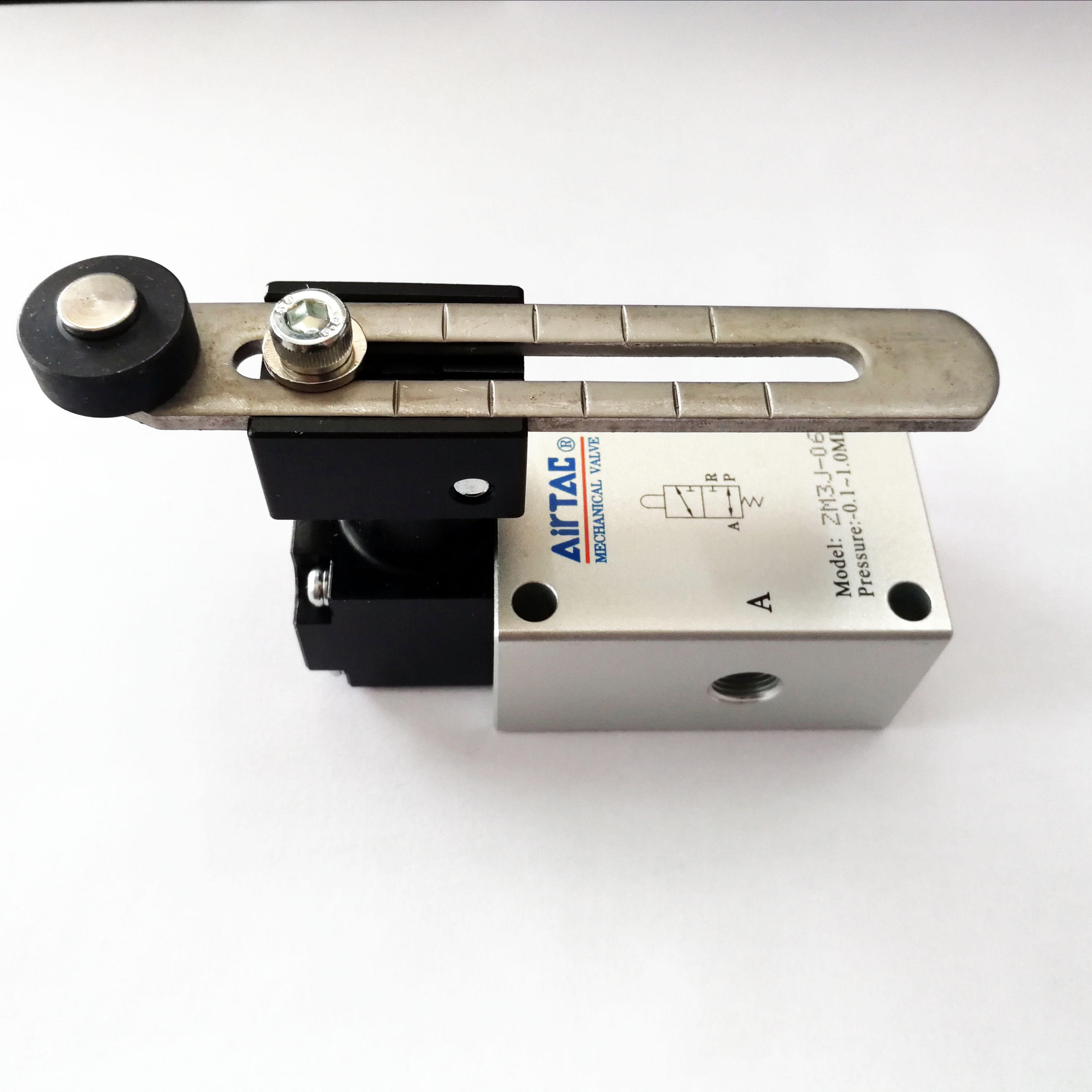 airtac亚德客重载型机械阀气动行程开关 zm3j-06 zm3p06 zm3r06-w