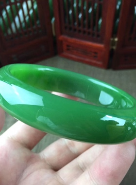 新疆手镯苹果绿碧玉