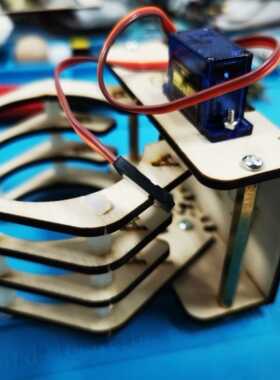 DJI大疆 ROBOMASTER S1用木质机械爪套件