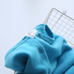 秋冬女士纯色简约经典款无压力舒适保暖圆领羊绒针织开衫上衣