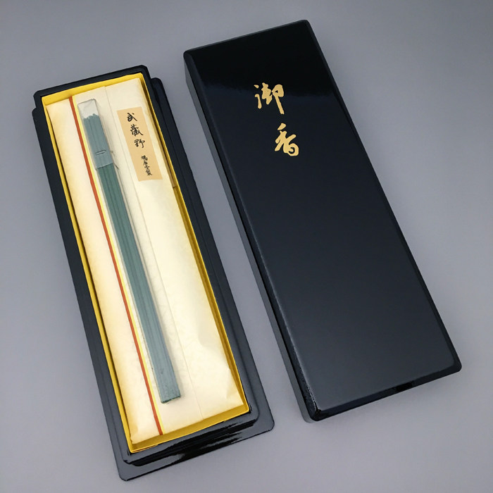 日本老香铺 鸠居堂 武藏野 伽罗の名香 16.5cm 沉香塗漆礼盒 现货