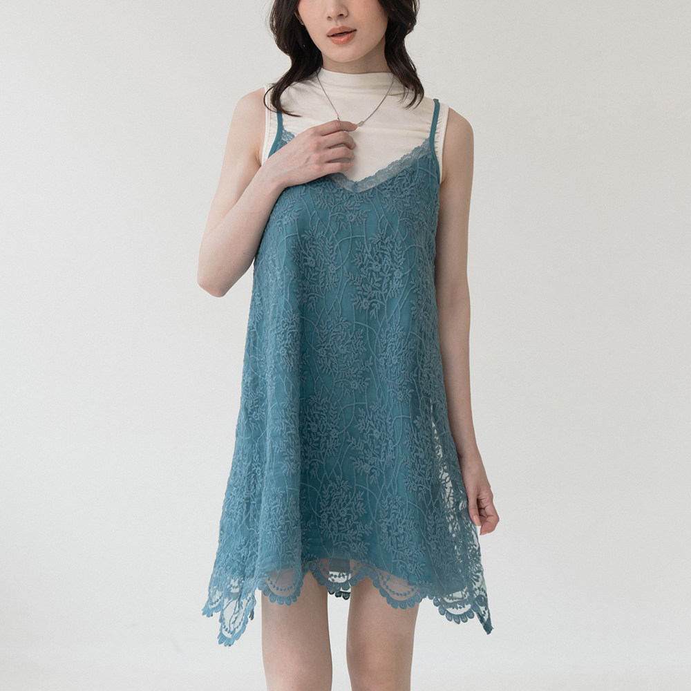 QUEENSHOP2026春夏女装蕾蒂蕾丝透纱双层细肩连衣裙-蓝绿01087294
