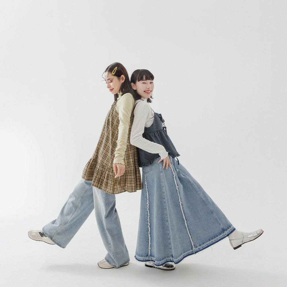 QUEENSHOP 2025秋冬新品女装质感格纹蝴蝶结连衣裙-黄