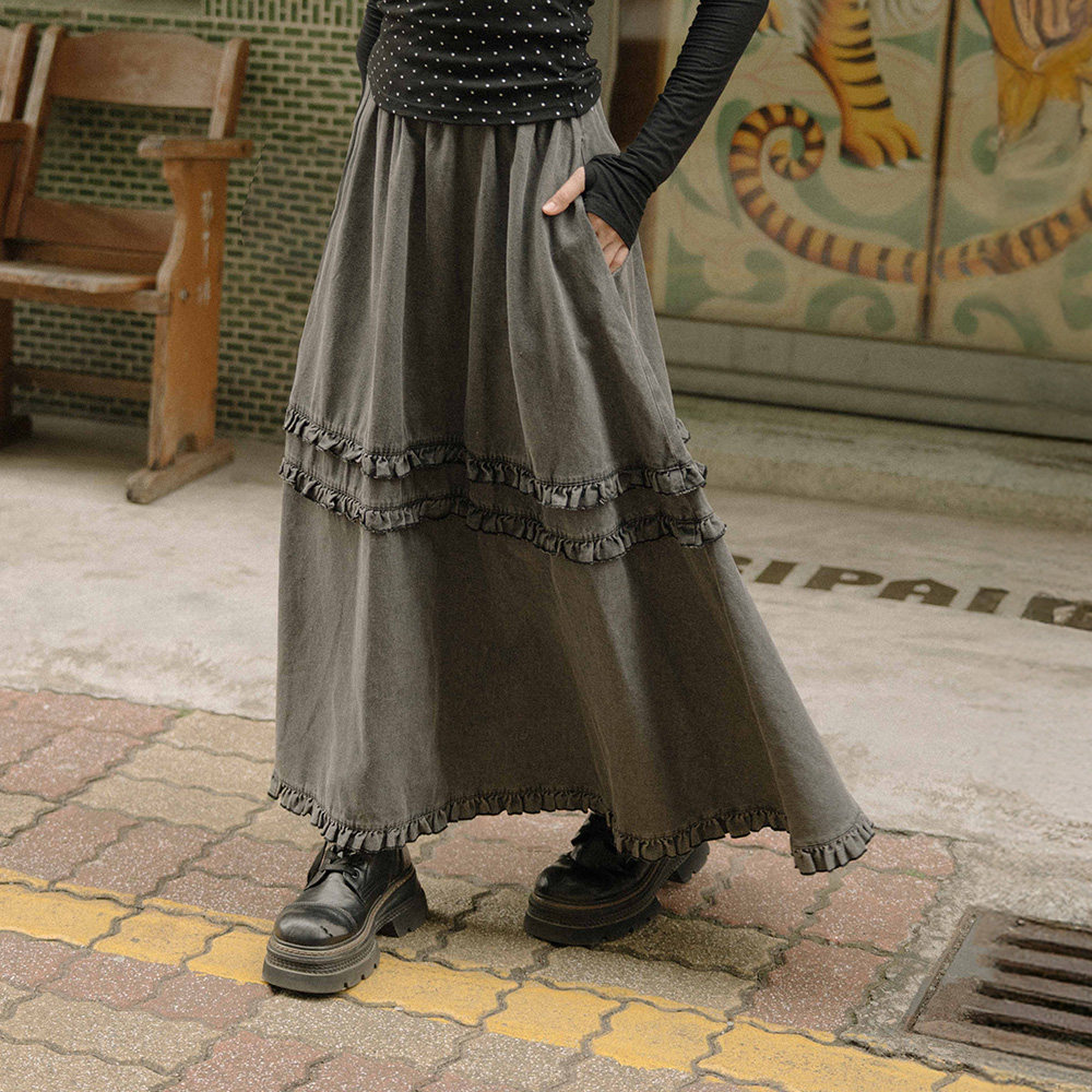 QUEENSHOP 2026春夏新品女装素色荷叶剪接水洗牛仔长裙03021662