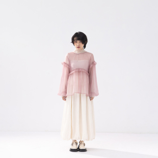 QUEENSHOP 2025秋冬新品女装荷叶澎袖伞襬造型透纱上衣01099142