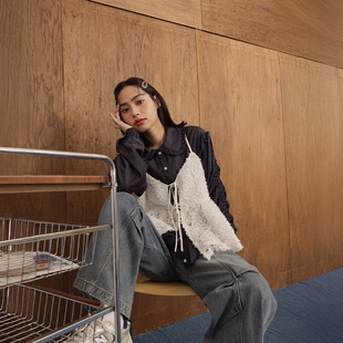 QUEENSHOP2025秋冬姵萱联名立体缇花绑带双层罩衫 白01099247 背心