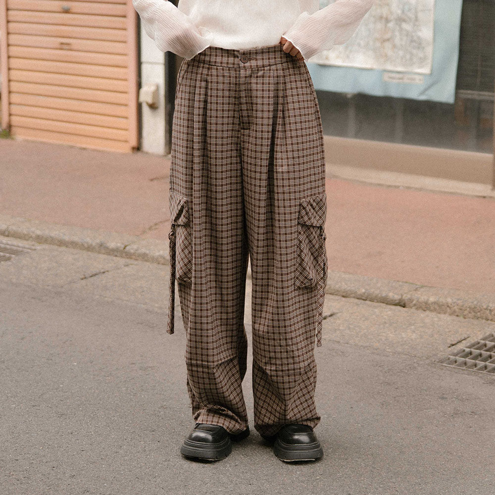 QUEENSHOP 2025秋冬新品女装格纹绑带口袋造型直筒长裤