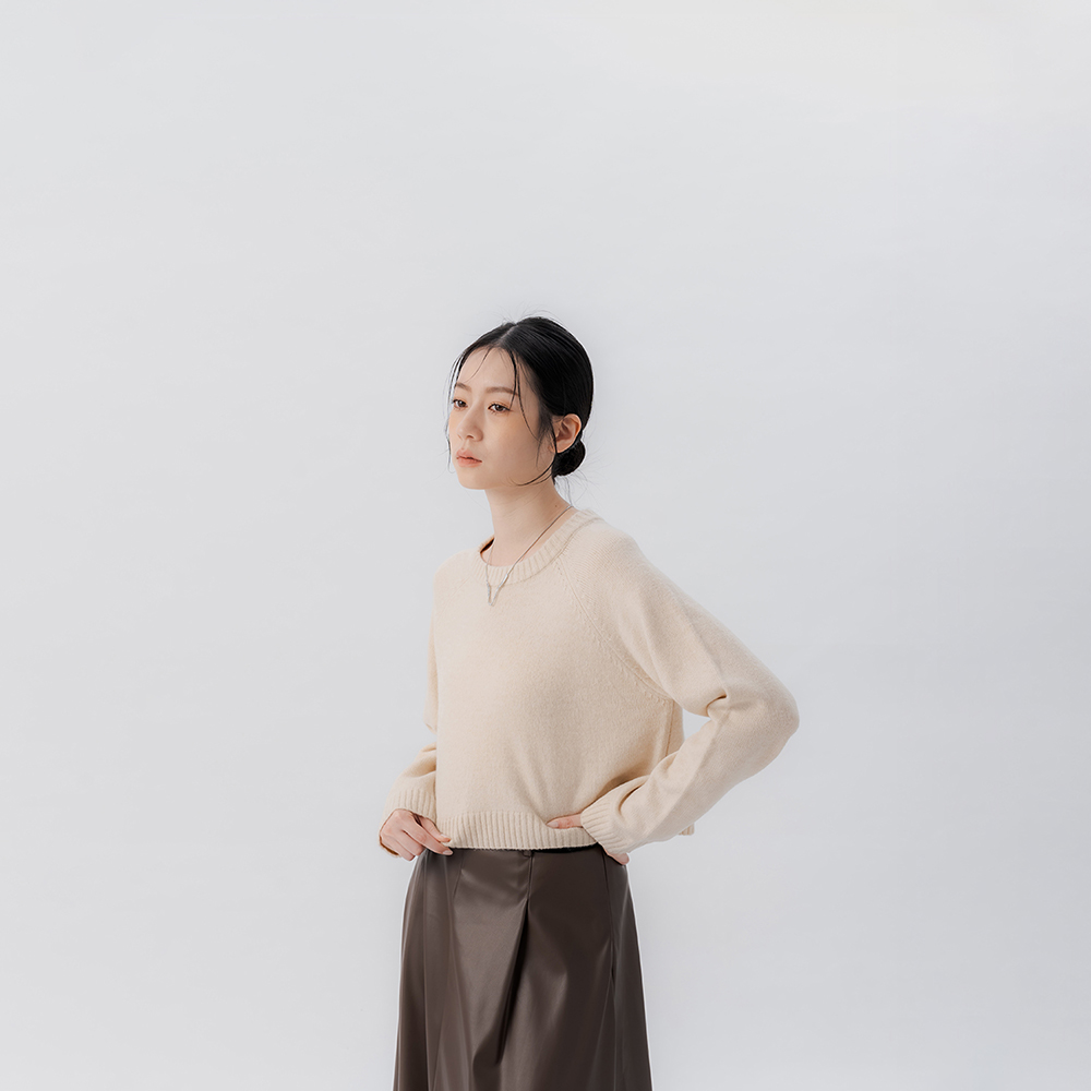 蕾蒂质感花纱短版针织毛衣