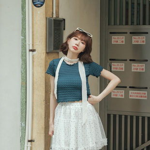 QUEENSHOP 2026春夏新品女装透肤缇花素面木耳短袖上衣01099470
