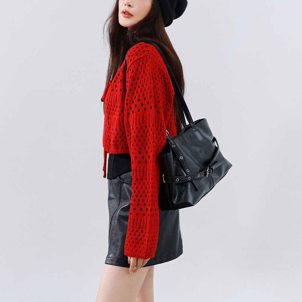 QUEENSHOP 2025秋冬新品女装亮面皮革金属洞洞皮带肩背包06010511,箱包皮具/热销女包/男包,单肩包,淘宝优惠券,粉丝福利购,淘宝优惠卷