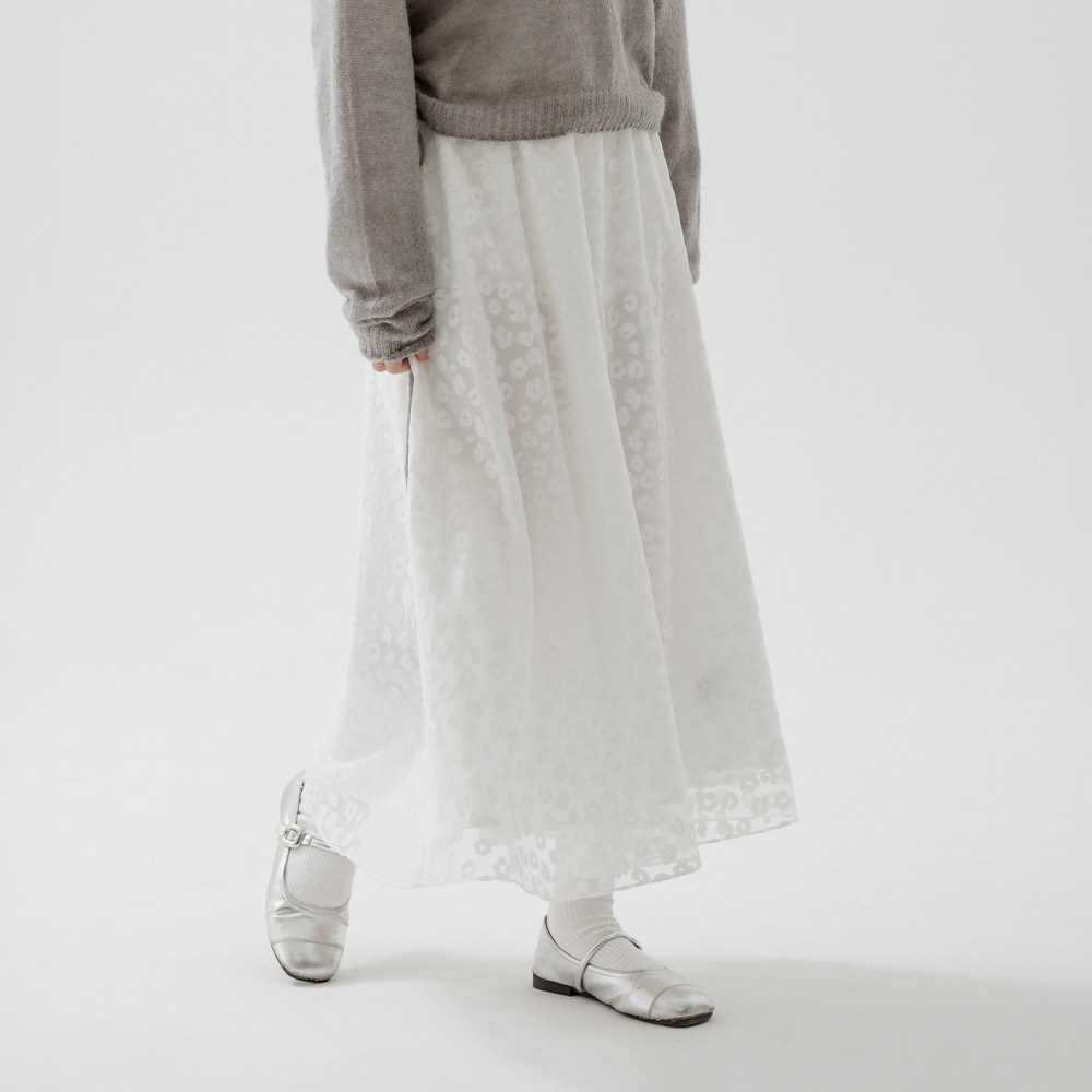 QUEENSHOP 2025秋冬新品女装豹纹纹理绒感网纱直筒长裙