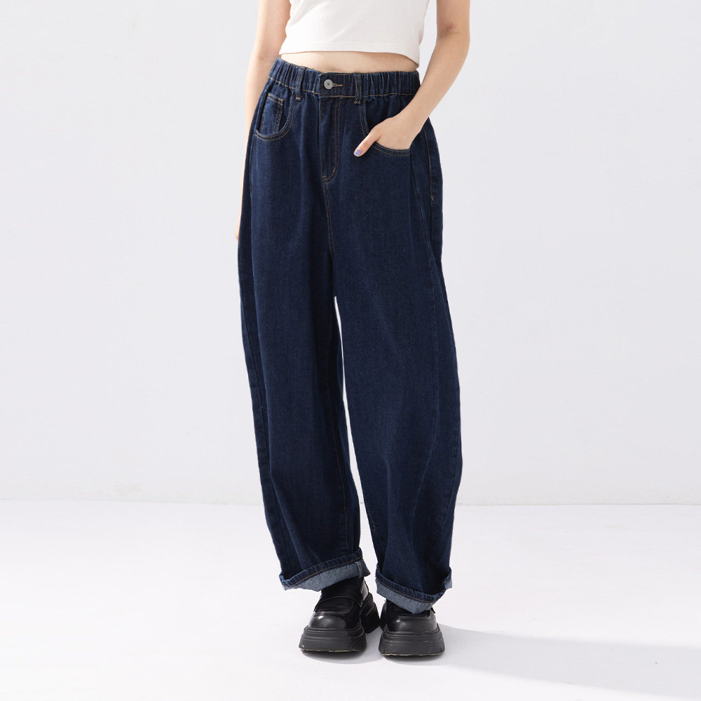 QUEENSHOP 2026春夏新品女装侧剪接设计茧型牛仔长裤04011819