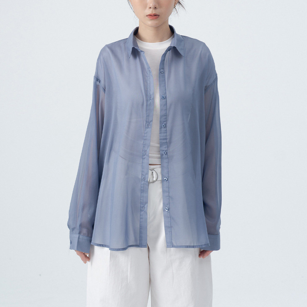 QUEENSHOP 2026春夏女装蕾蒂质感光泽前后排扣透肤衬衫蓝01025762