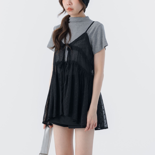 QUEENSHOP 2026春夏新品女装V领荷叶绑带细肩罩衫背心-黑01099581