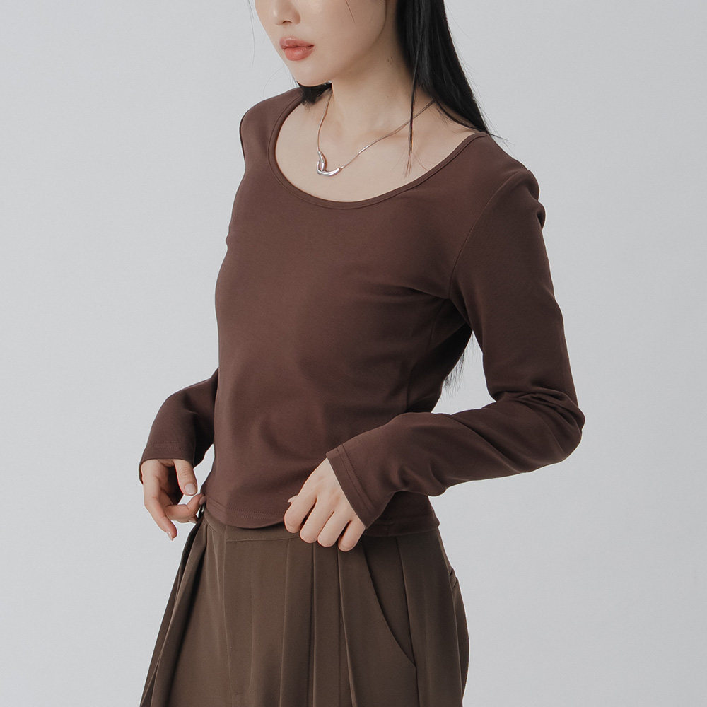 QUEENSHOP 2025秋冬女装蕾蒂简约素面U领合身上衣-咖啡01099319