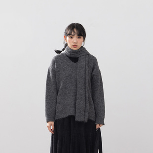 V领花纱设计附围巾针织毛衣01071237 女装 QUEENSHOP 2025秋冬新品