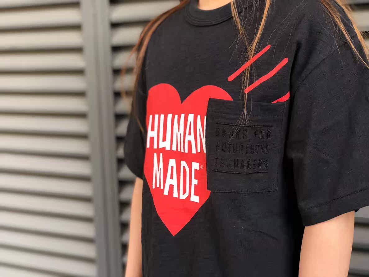 揣着一颗平常心 HUMAN 口袋刺绣桃心T恤男女同款在类目 男装, T恤中 - 来自Buy2taobao.com提供专业的淘宝代购服务