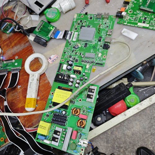维修AOC 43F2H-GM主板715GB954-C0D-000-004F红灯不开机死机等