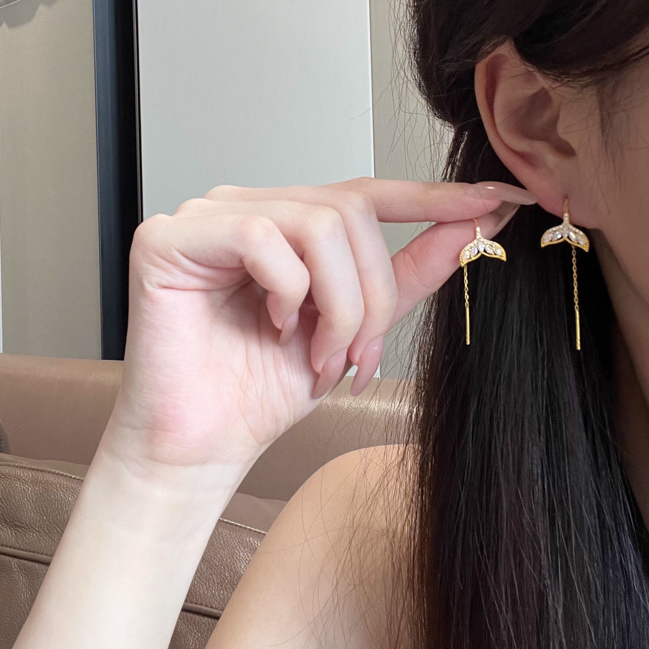 黄金耳线女生深海鲸喜鱼尾耀眼高级感耳线莫桑足金999支持复检