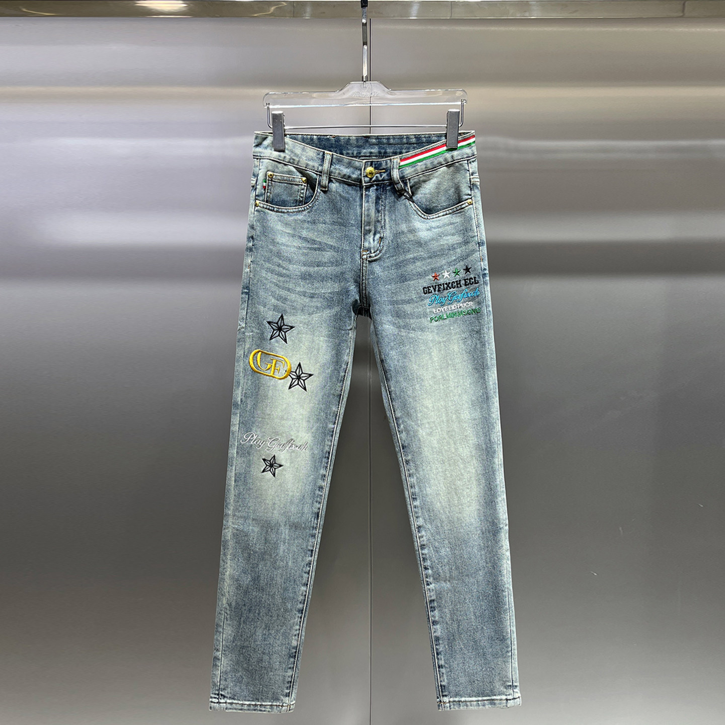 2026春季新款男士修身小脚牛仔裤高端刺绣潮流款弹力男款薄长裤子