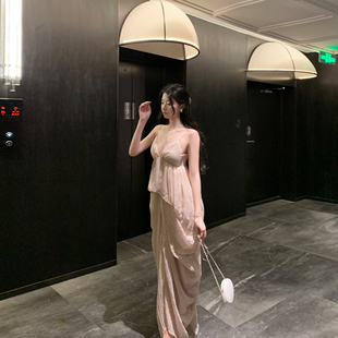 Tongse | 汐漫裙 天丝皱肌理感度假连衣裙女纯欲V领吊带裙夏长裙