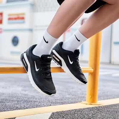 耐克男子跑步透气气垫运动休闲鞋