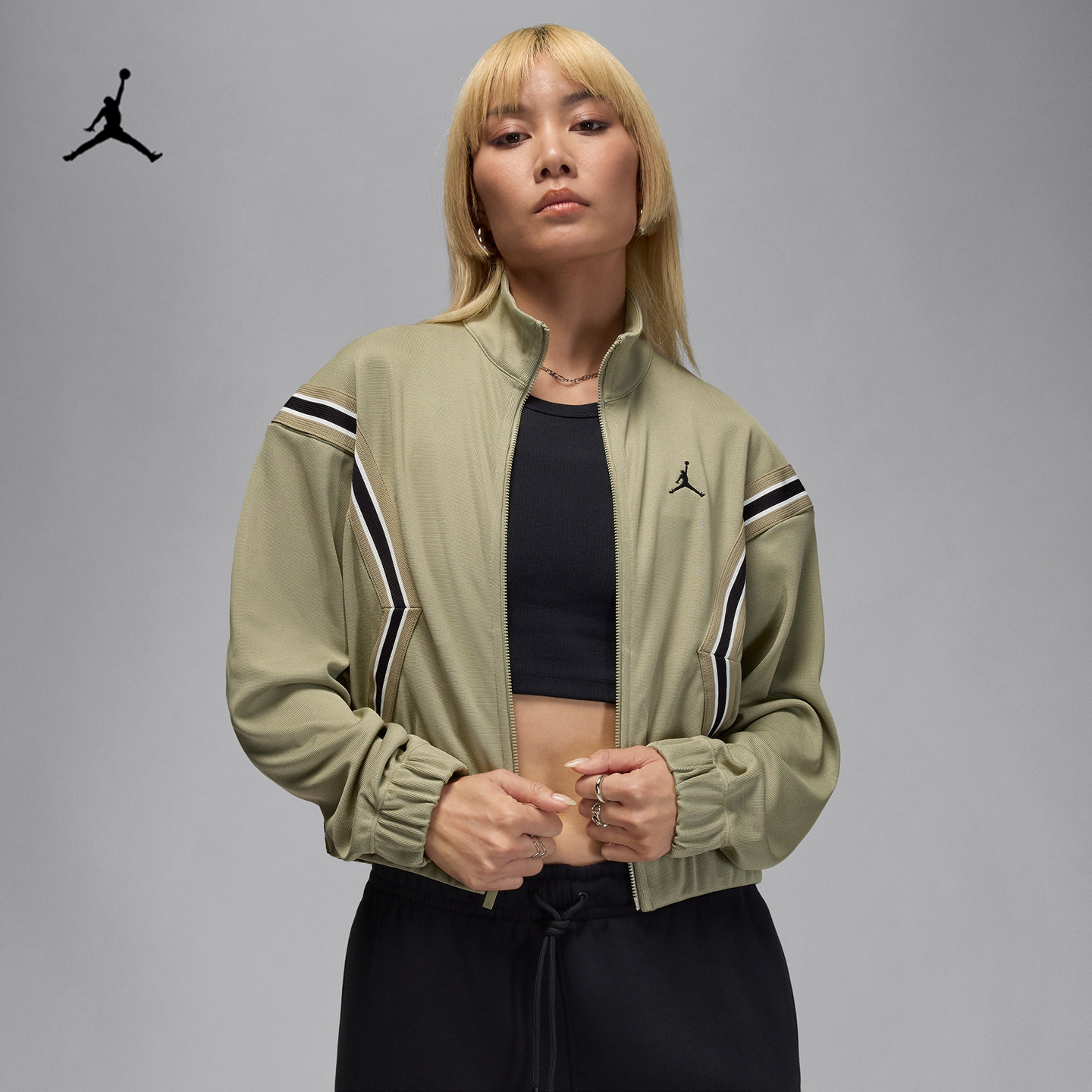 Jordan25新款Nike耐克女子外套条纹蝙蝠袖立领针织运动夹克HQ9216