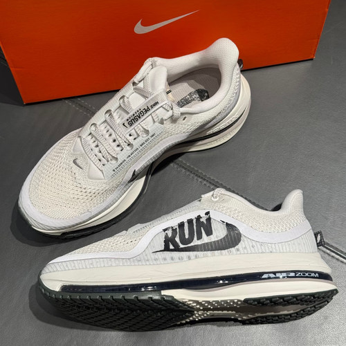 Nike耐克男子飞马透气跑步鞋