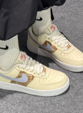 25新款Nike耐克女子板鞋空军一号AIR FORCE 1学院风运动鞋IH7352