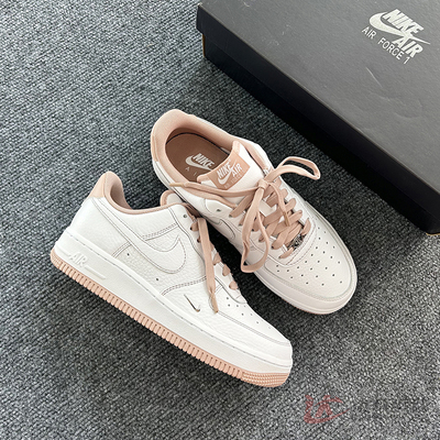 Nike耐克女子AF1空军一号板鞋