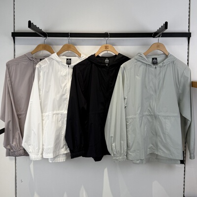 UA安德玛女子连帽收腰速干外套