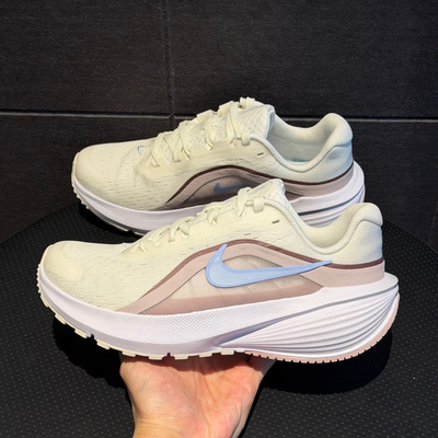 Nike耐克女子公路厚底跑步鞋