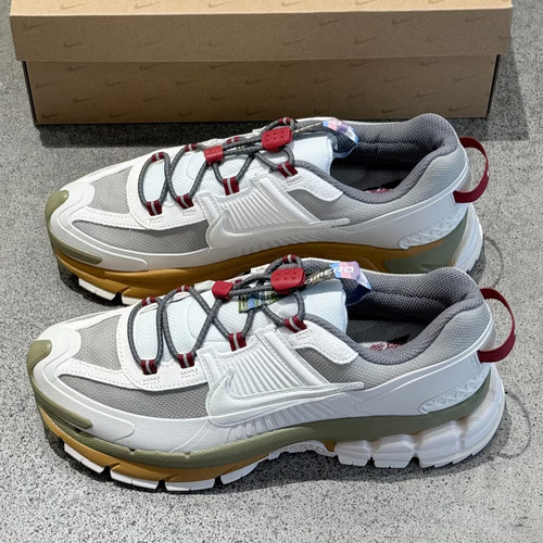 Nike耐克男子脱缰系列运动鞋