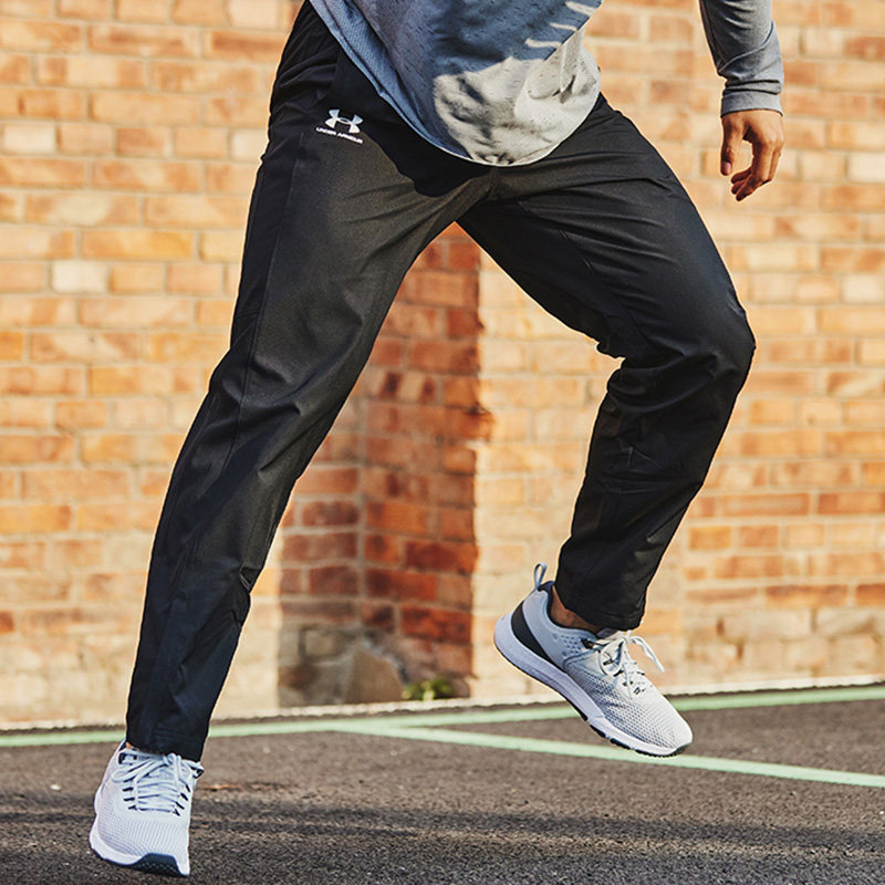24新款UA安德玛长裤男款跑步训练梭织透气宽松休闲运动裤1352031
