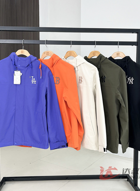 25新款MLB情侣冲锋衣外套男女NY防风防泼水连帽运动夹克3AWJB0154