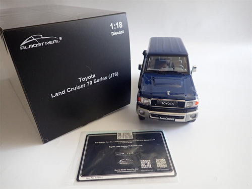 AR合金1：18丰田酷路泽汽车模型