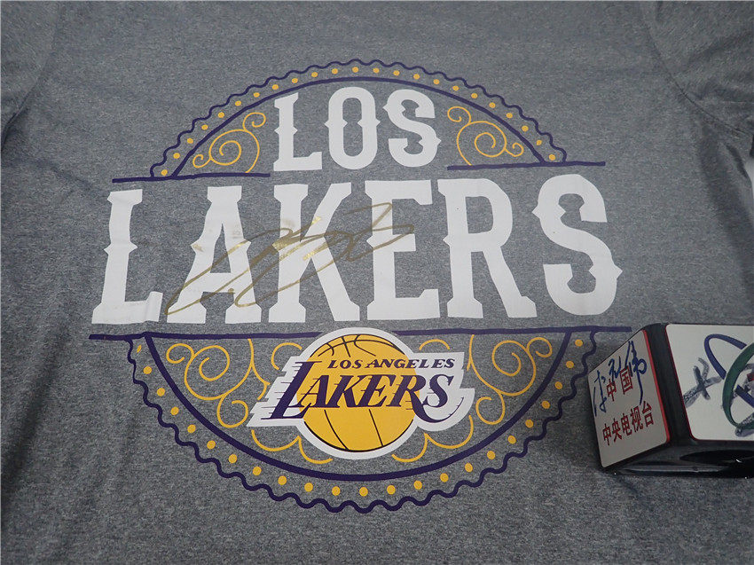 NBA洛杉矶湖人队拉丁之夜 詹姆斯JAMS 亲笔签名投篮服训练服2020