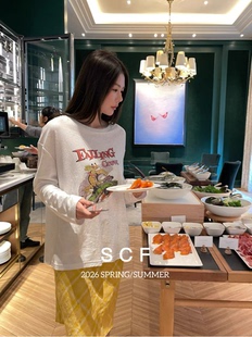 欧洲站欧洲站小众设计师早春新款 T恤女上衣 复古卡通印花圆领长袖