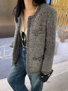 欧洲站小众设计师秋冬新款高级感名媛千金粗花尼短小香外套上衣