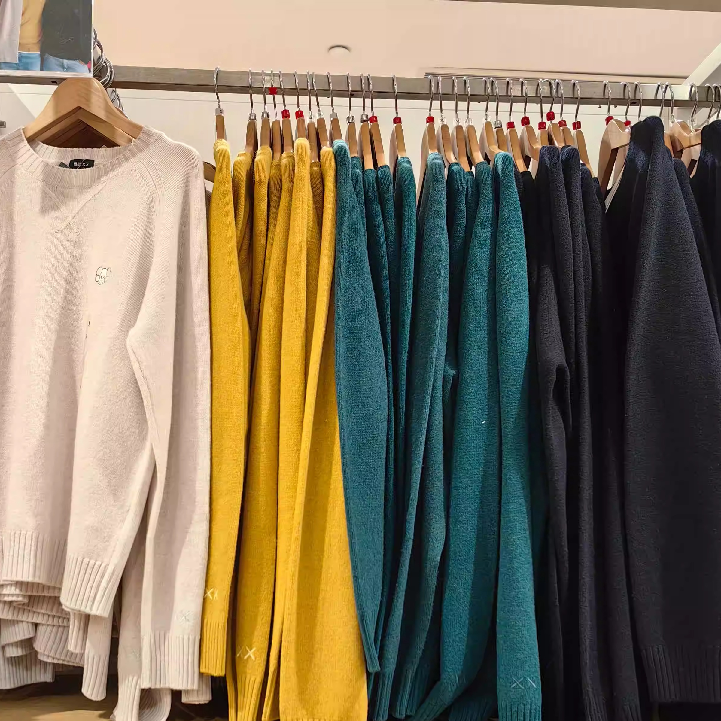 M485271男装女装KAWS柔软圆领针织衫长袖毛衣毛衫打底衫秋冬