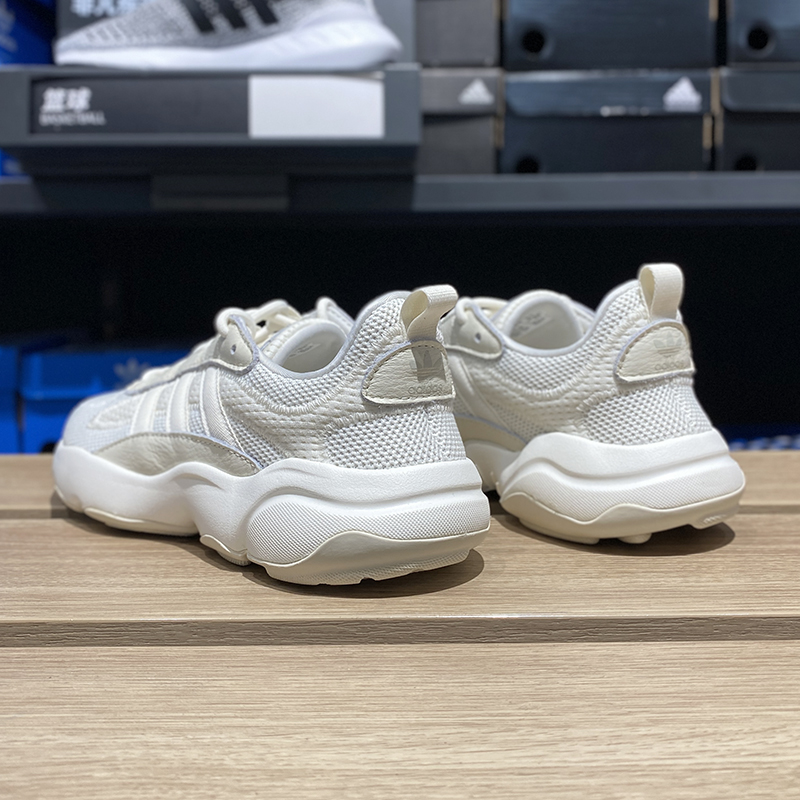 阿迪达斯男女透气运动跑步鞋