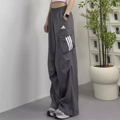 阿迪达斯直筒宽松运动休闲裤女